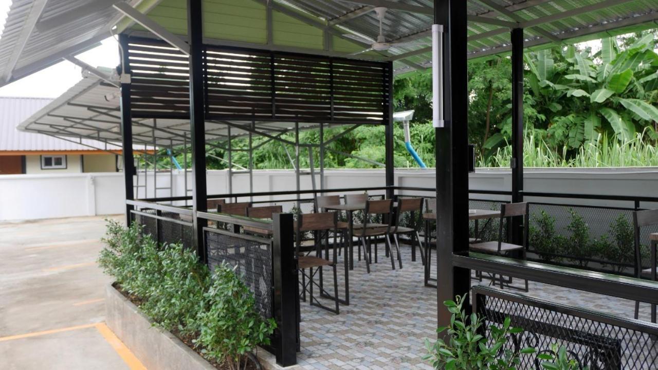 Sangthong Building Hotel Mae Chaem Exterior photo